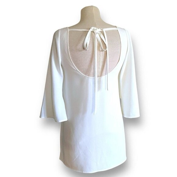 Elizabeth and James Womens Top Sz Small White Crepe Low Tie Back Bell Sleeve - Picture 8 of 9